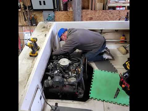 Video: Bir MerCruiser 5.7 litre motoru nasıl kışa hazırlarsınız?