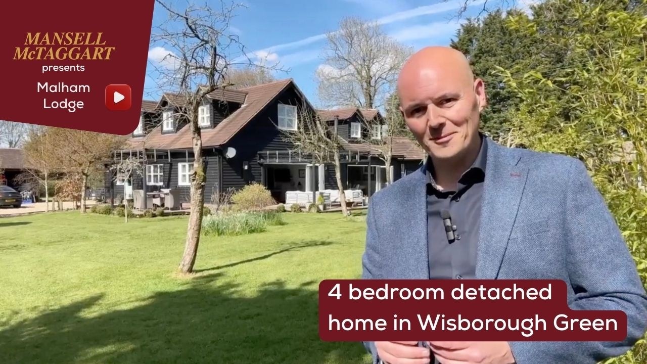 Inside Roundstreet Common, Wisborough Green | Property Tour