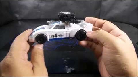 Transformers: Generations Power of the Primes Deluxe Class Autobot Jazz Review