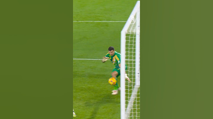 Emiliano Martinez Pulls off Incredible Goal-Line Save! ❌