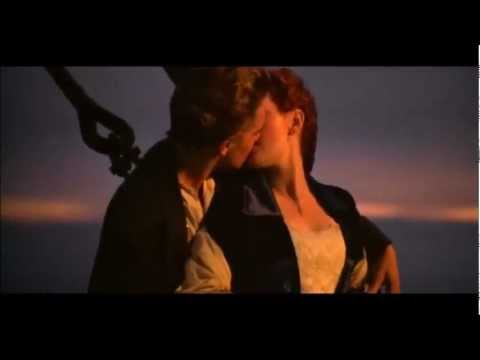 Titanic: Jack & Rose kiss (original scene)