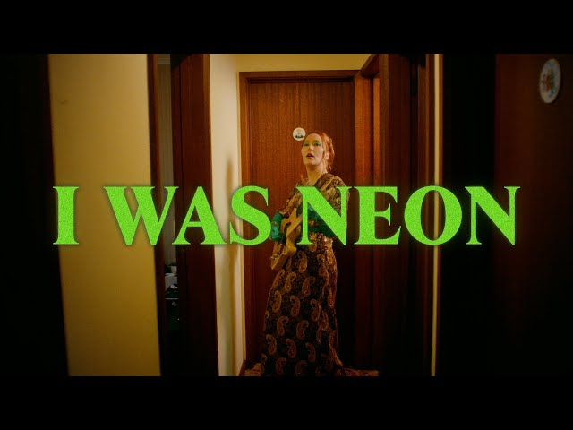 Julia Jacklin - I Was Neon