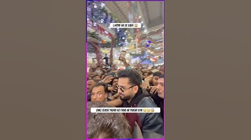 OMG OMG 😱😱😱😱 Elvish Yadav Badly Mobbed By Fans In Gaur Mall, Noida 😳😳 I Hope he is Safe !