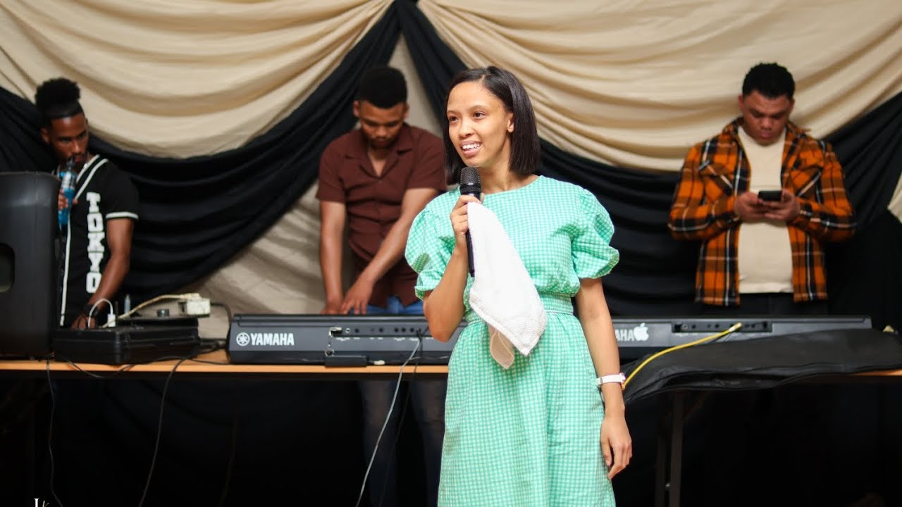 Daneelle Boois - Hy maak my Vry / Die Gebed Medley