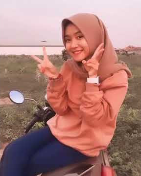 Tik Tok cewek jilbab cantik / Video singkat