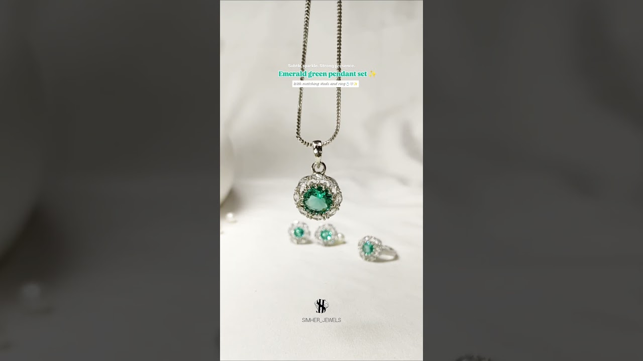 Emerald Green AD pendant set with matching studs & adjustable ring 💚