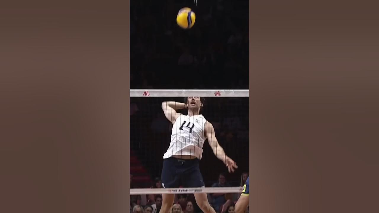 The setter decided to finish the job himself 😎 epicvolleyball 