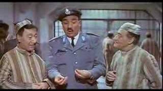 Toto' e Macario incarcerati per contrabbando cercano di far fesso i...