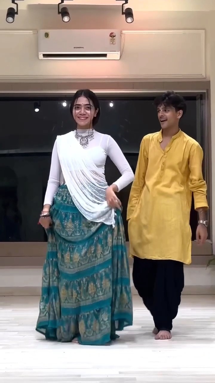 Radha Kaise Na Jale | Nency X Kunal #shorts #viral