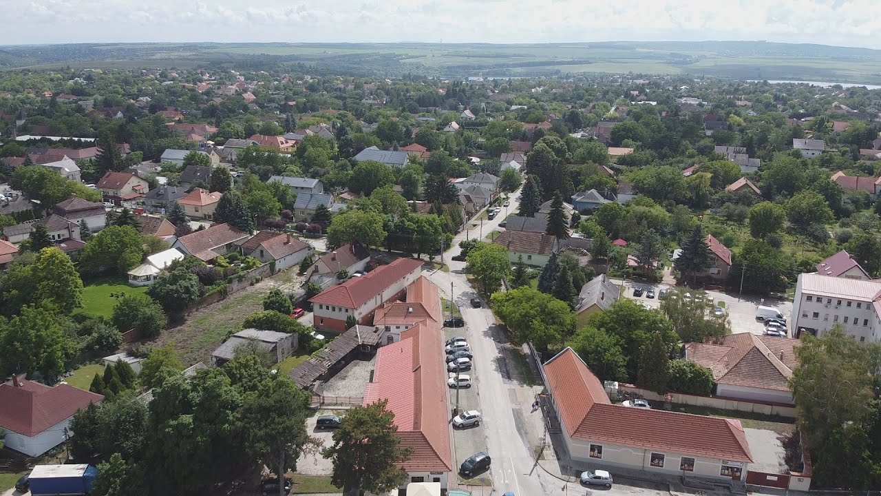 Ingatlanpiaci körkép - Biatorbágy, Interjú Dr. Bara Emőkével (23.02.16.) - Völgyhíd TV