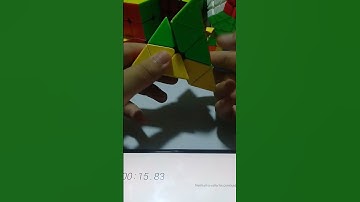 Resolvendo um Cubo Mágico Pyraminx em 26 segundos