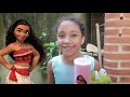 MAGALI E CASCÃO FINGE BRINCAR DE SUPER-HERÓI | Kids Pretend SuperHero with Magic Pringles