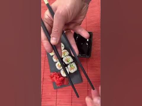 КАК ДЕРЖАТЬ ЯПОНСКИЕ ПАЛОЧКИ 🥢 - YouTube