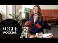 Что в сумке у Варвары Шмыковой? | Vogue Россия