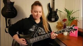 avenged sevenfold-cewek gitar