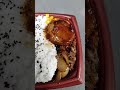 本日はスーパーのハンバーグ焼肉弁当。ご飯が寄っちゃ。399円也。税別