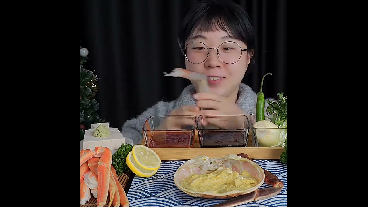 FoodSharing #Food #Mukbang #OhMyGodItSmellsSoGood - YouTube