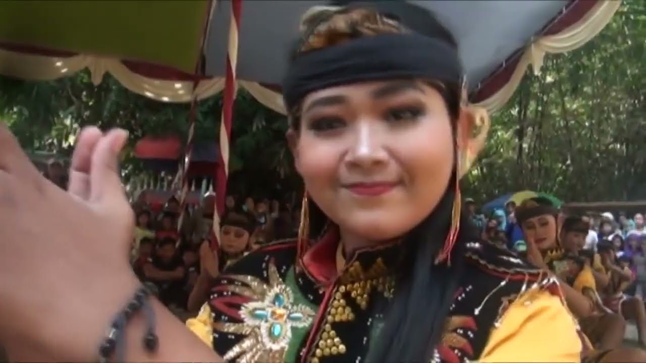 Jaran Kepang Cantiknya Sido Rukun Dawungsari Pada Kesurupan  #dikaproduction #memetshooting