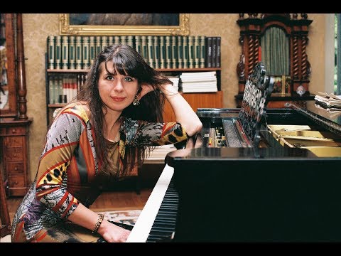 Anna Kravtchenko piano, Bayerische Rundfunk Chamber Orchestra Schostakovich Concerto n 1 LIVE