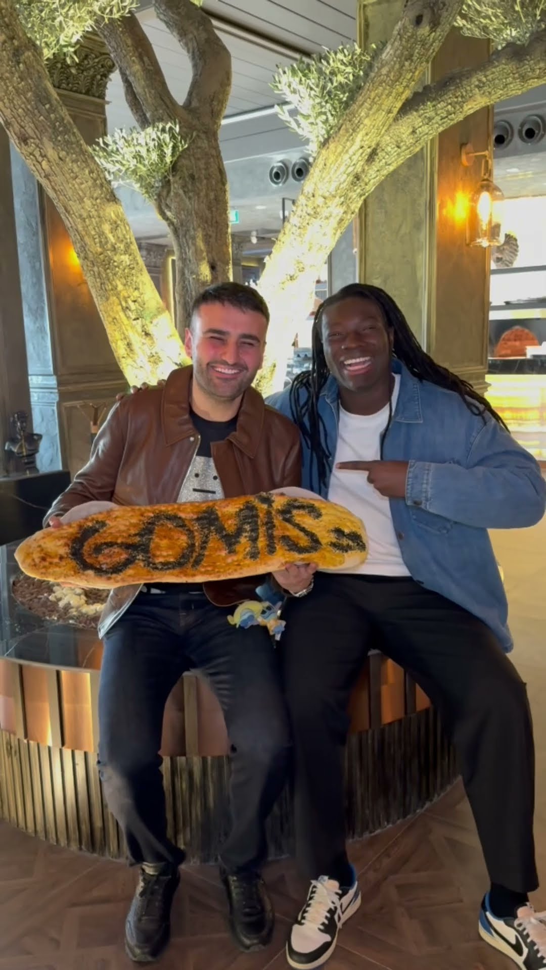 CZN BURAK RESTAURANT ETİLER BAFETIMBI GOMİS GALATASARAY HOŞGELDİNİZ