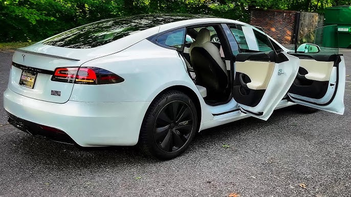 2022] TESLA MODEL S PLAID - YOKE - PEARL WHITE/WHITE 1020 HP Walkaround by  AURUM International [4K] 