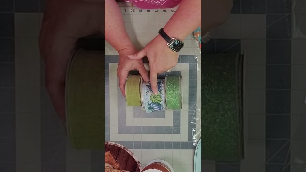 Tip for choosing color and ribbons for multi ribbon bow-making. 