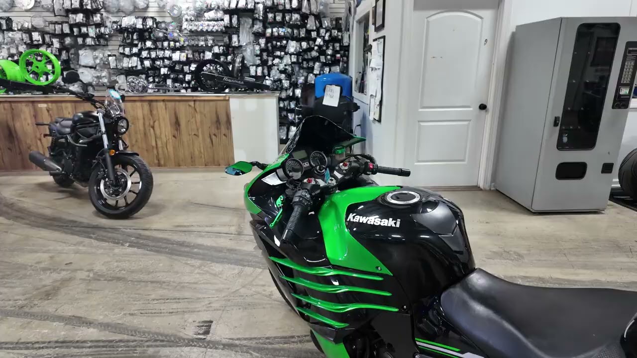 キロキロ◎ 2013 Kawasaki ZX-14R Turbo!! - YouTube
