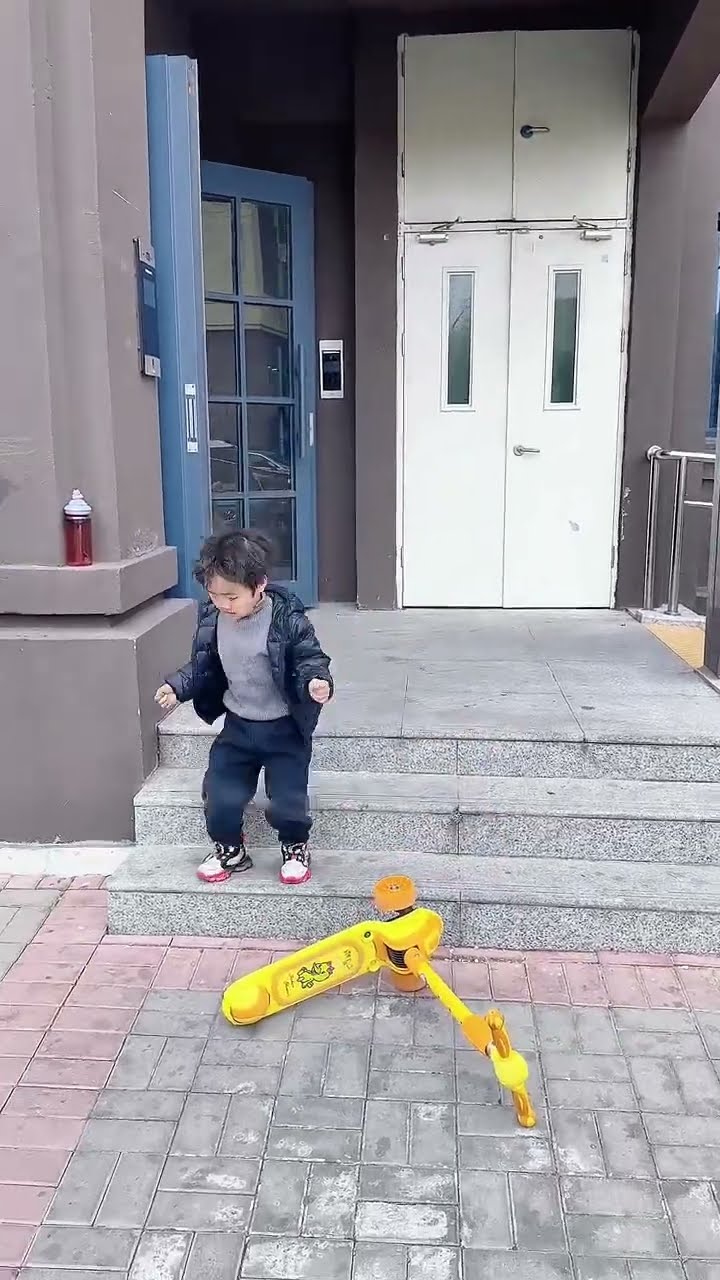 这就是爸爸带娃，幸亏儿子够机智#Cute baby#Cute#呆萌小米宝#聪明宝宝#萌娃