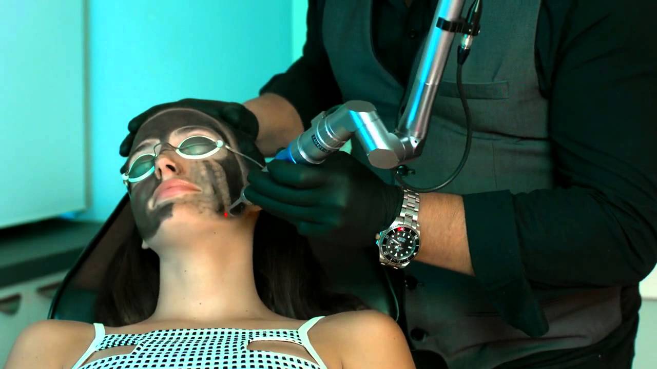 TRI-BEAM™ Carbon Facial