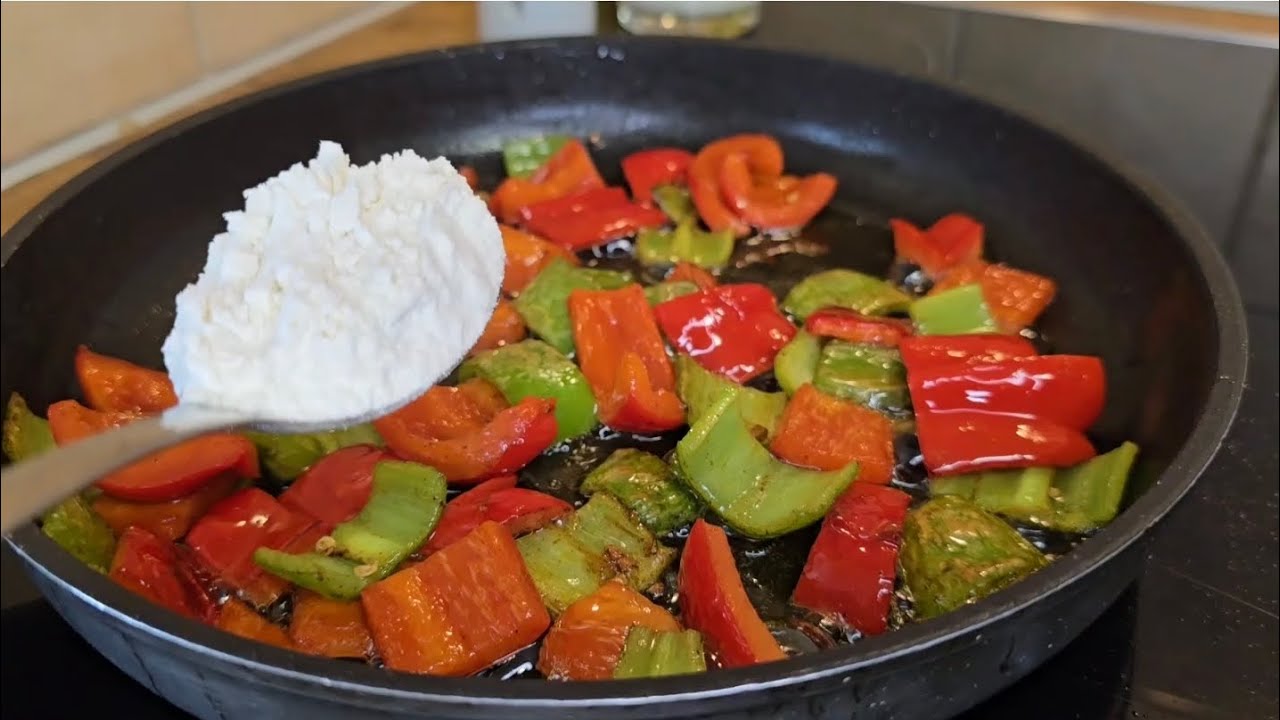 BİR KAŞIK UN VE BİBERLE EFSANE KAHVALTILIK TARİF ✅️ İNANILMAZ DERECE LEZZETLİ 🤤 BİR KAŞIK UN VE BİBERLE EFSANE KAHVALTILIK TARİF ✅️ İNANILMAZ DERECE LEZZETLİ 🤤