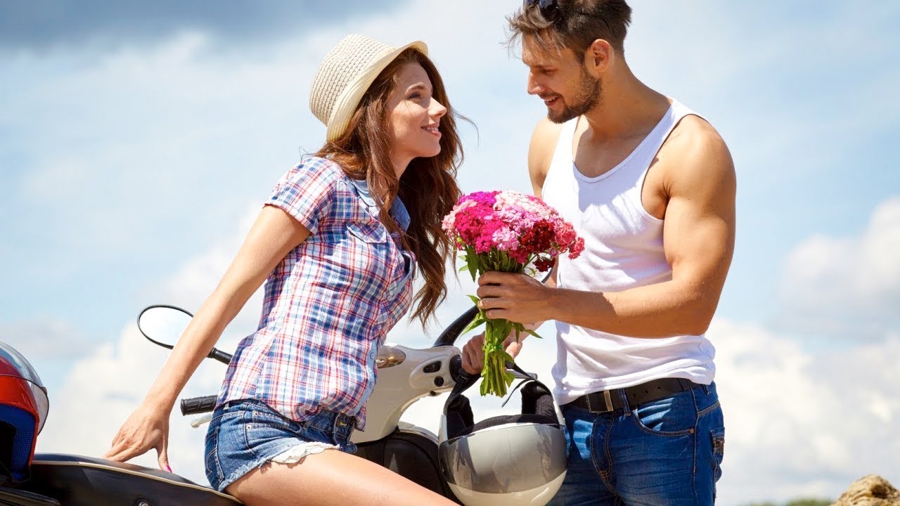 Пикап для девушек: где познакомиться летом