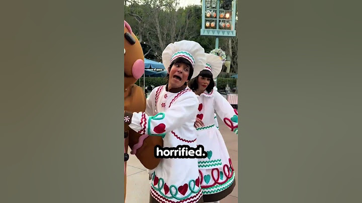 She ate a gingerbread in front of cookie man 😂