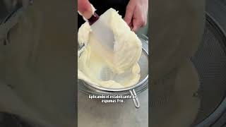 Fresas, café y mascarpone: 3 ingredientes que cualquiera reconoce. Una técnica que no todos dominan.