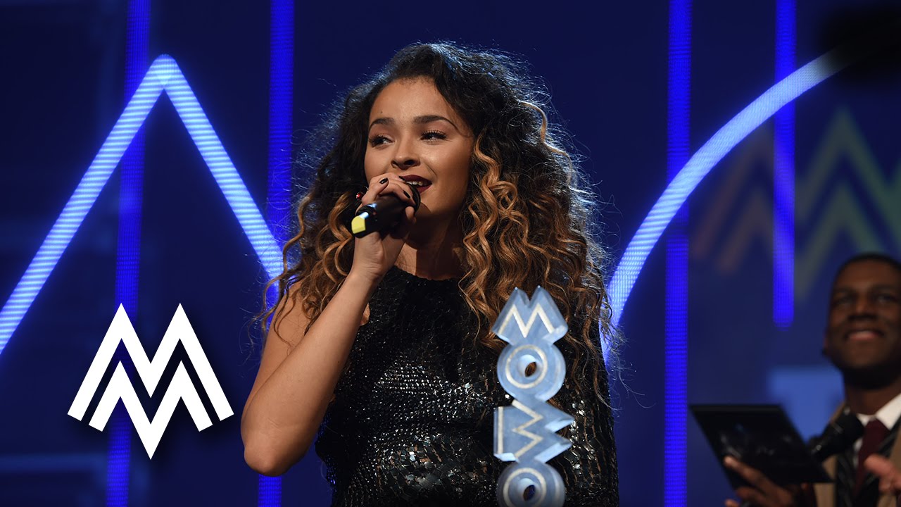 Ella Eyre | Best Female Act acceptance speech at MOBO Awards | 2015 ...