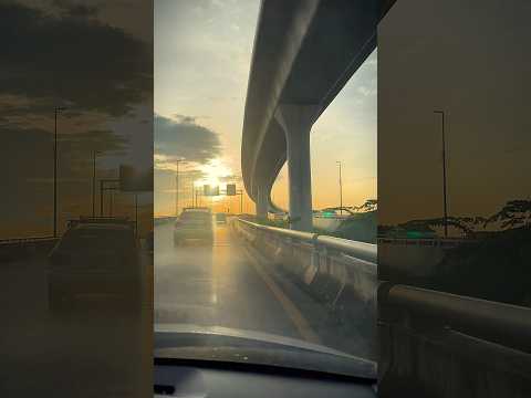 #รถไฟฟ้า #ลําลูกกา #ปทุมธานี #ท้องฟ้า #sunrise #แซ๊บแซ่บ #เที่ยว #เที่ยวไทย #shortvideo