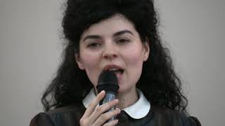 Video thumbnail of "Roxana Azamfirei - Apartin lui Isus"