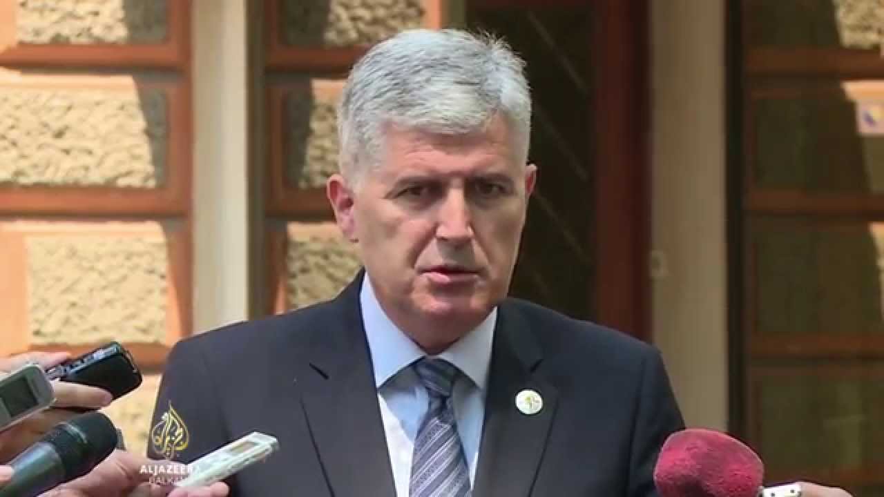 لقاء بين تشوفيتش وعزت بيغوفيتش بشأن أزمة الحكومة في اتحاد البوسنة والهرسك