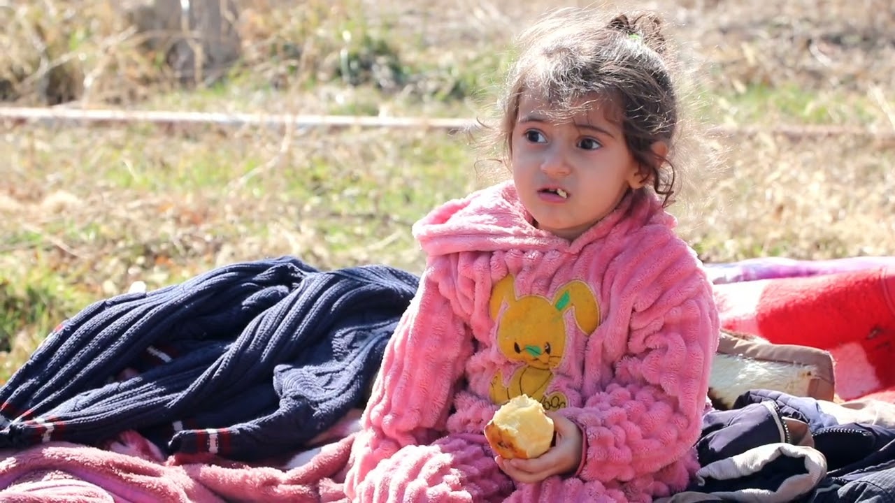 Traditional Ash Reshteh Cooked Over Firewood with Local Kashk – Authentic Village Taste