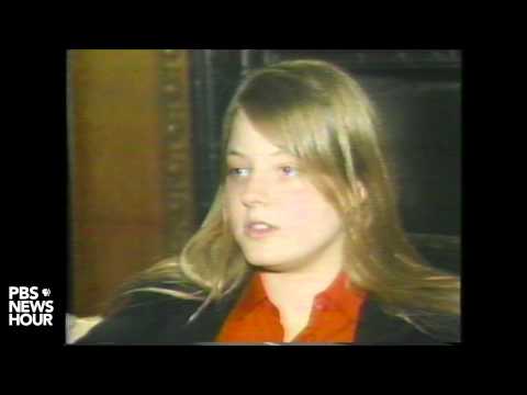 Actress Jodi Foster talks about letters sent to her by John Hinckley Jr. in 1981