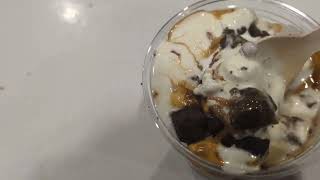 Costcos Vanilla Caramel Brownie Sundae Will It P The Taste Test?