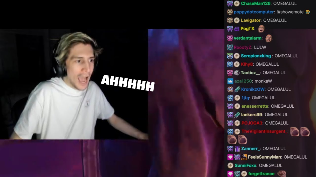 xQc gets scared by Charlie