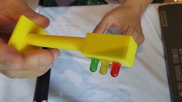 Creating and Wiring a 3d printed traffic light (Arduino Tinkercad Course - Lesson 3b)