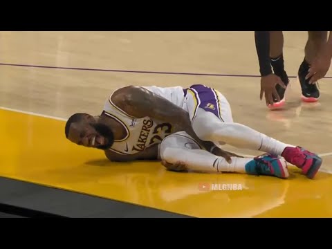 LeBron James left the Lakers game against the Hawks with an apparent right leg injury