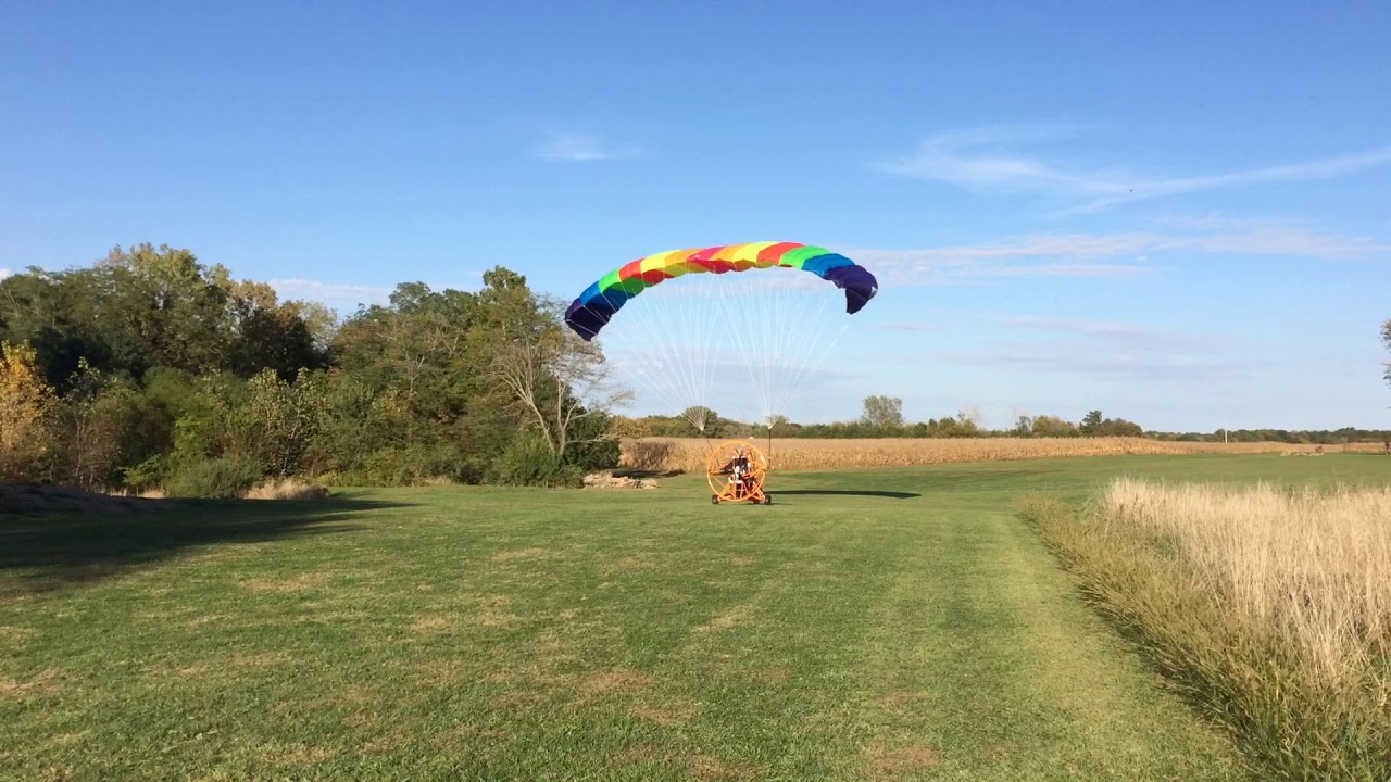 Flying the Buckeye Powered Parachute at the Farm near Mattoon, Illinois ...