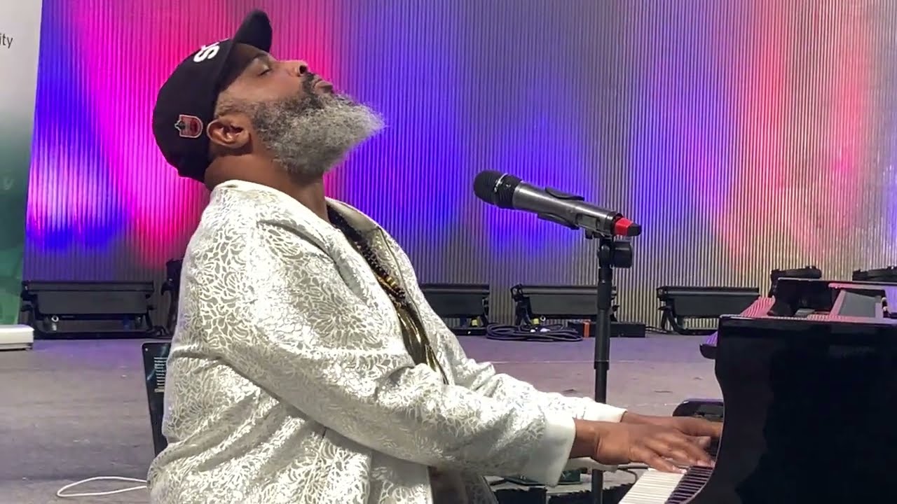 David Billingsley III Performs “Lift Me UP” LIVE “Mall Of America” Minnesota Music Coalition ’23