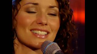 Shania Twain - Youre Still The One (TOTP Performance)