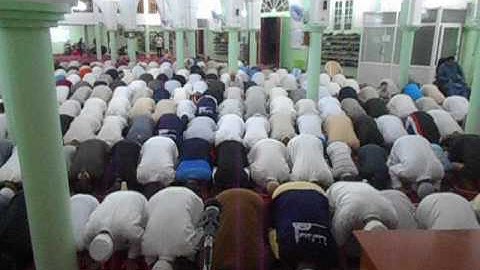 صلاة التراويح من مسجد السنة يوم  27رمضان 1437 هـ تلاوة عطرة من شيخ سي ميلود2