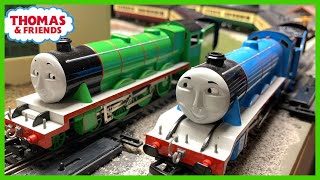 Gordon & Henry Long Express Train - Bachmann and Hornby Thomas & Friends Train