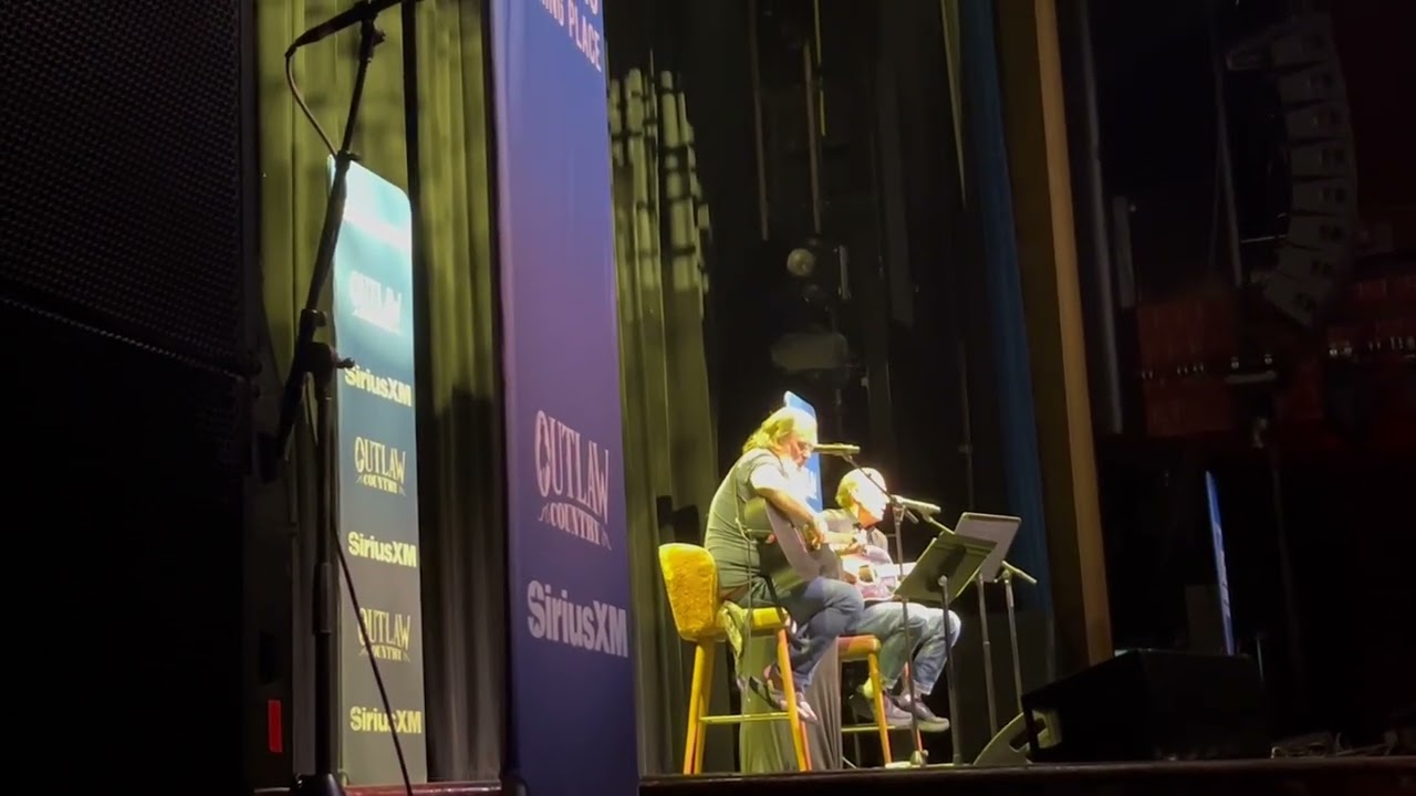 John Hiatt ft/Steve Earle "Mississippi Phone Booth" live from the Outlaw Country Cruise 9