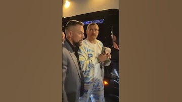 USYK HAS ARRIVED! His daughter’s cuddly toy in hand 🥺 ❤️ #Usyk #OleksandrUsyk #FuryUsyk #Boxing